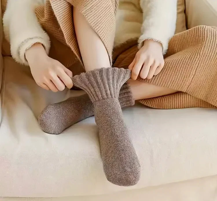 Arona Cozy Knitted Fleece Lined Crew Socks